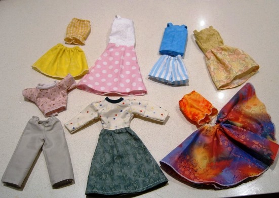 Мамам девочек: новые юбки для куклы Барби — просто и красиво.